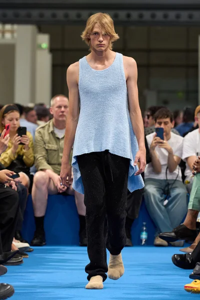 Look 24